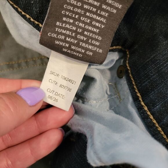 TORRID 24R High Rise Distressed Ankle Jegging - Picture 7 of 7